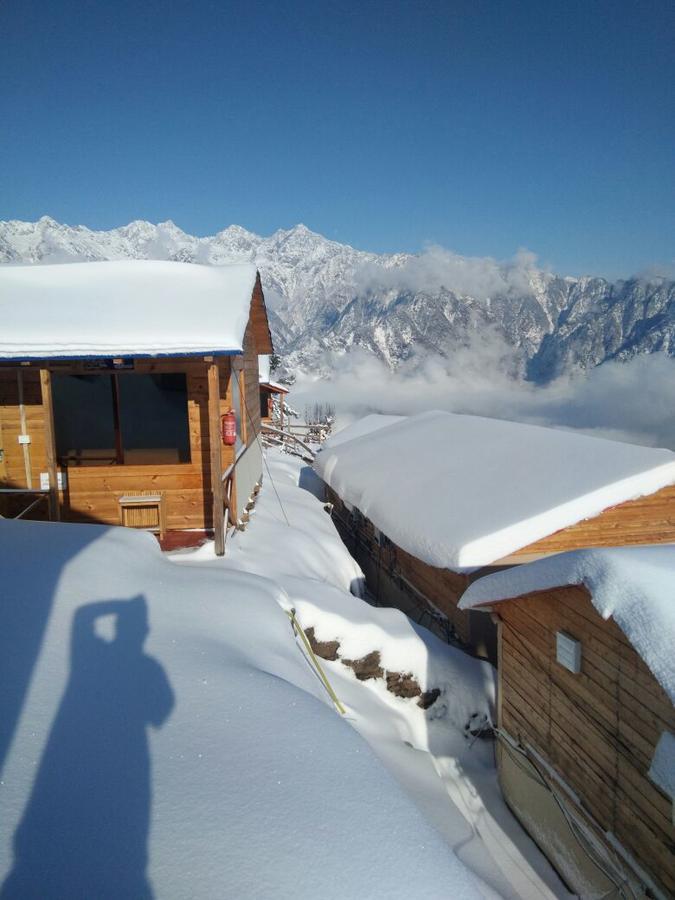 Blue Poppy Resorts Joshīmath Exterior foto